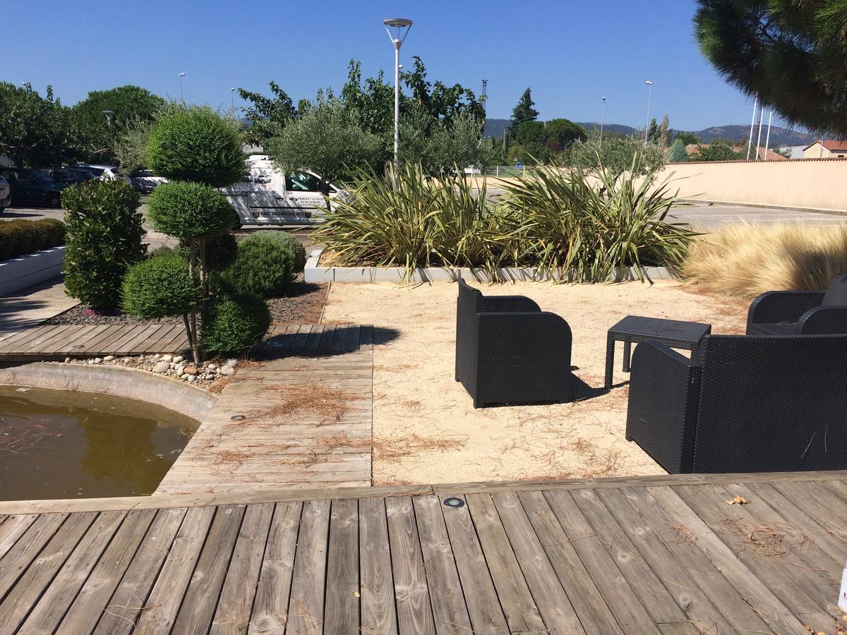 Sous Les Pins Hotel Étoile-sur-Rhône Eksteriør billede